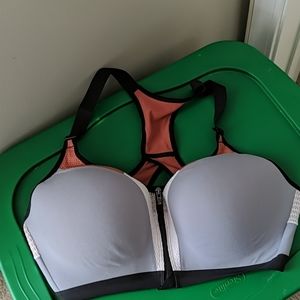 Victoria's Secret Sports Bra 40DD